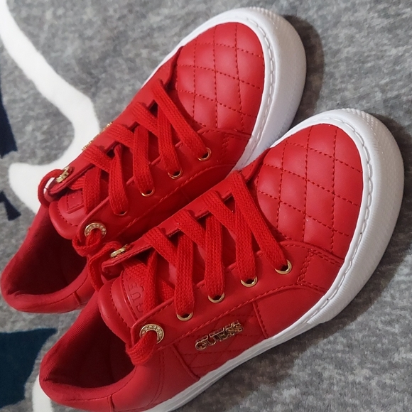 Red GUESS Women’s Sneaker size 6.5 - Picture 2 of 4